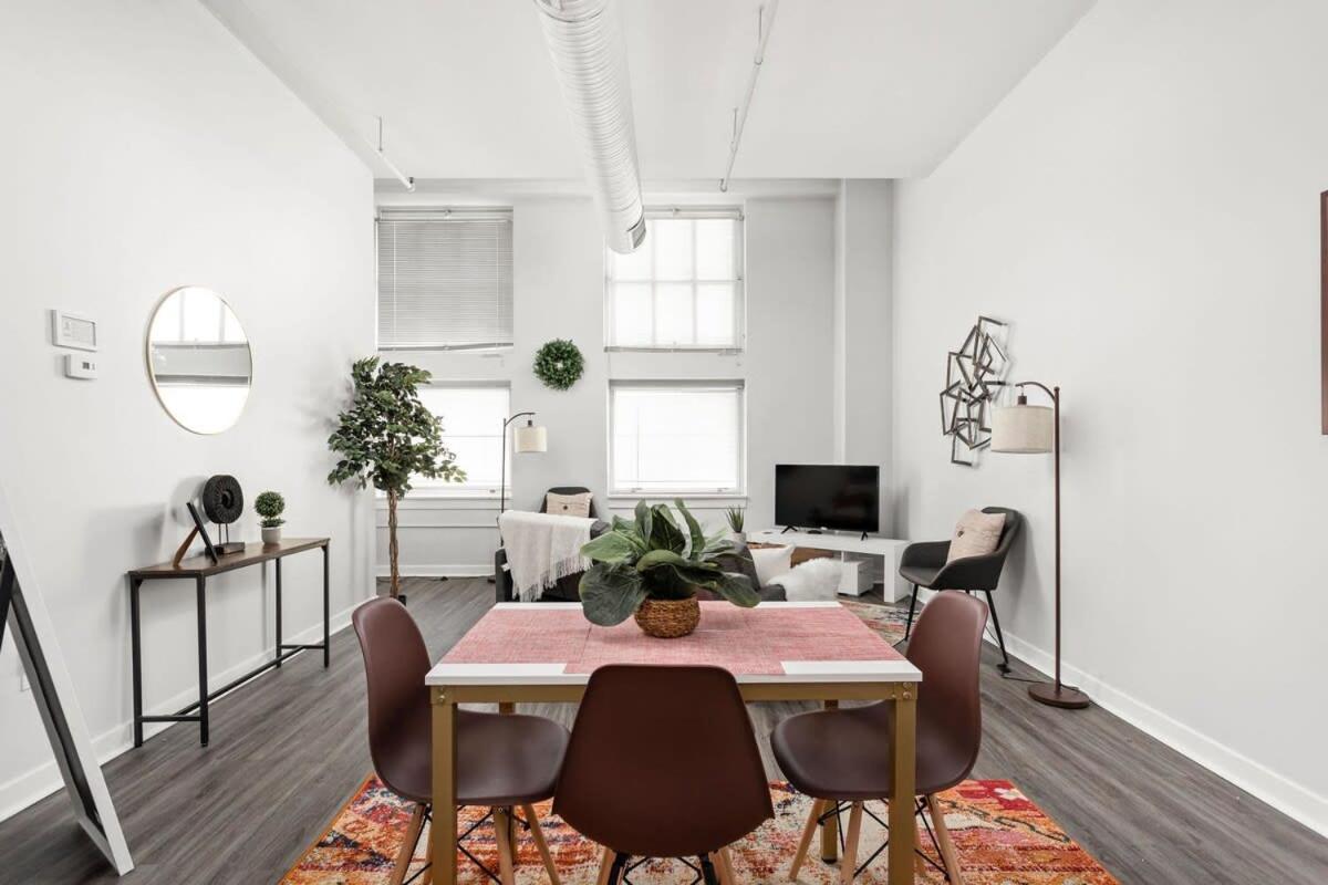 Modern Downtown Apartment 2Br 2Ba By Cozysuites Indianapolis Esterno foto