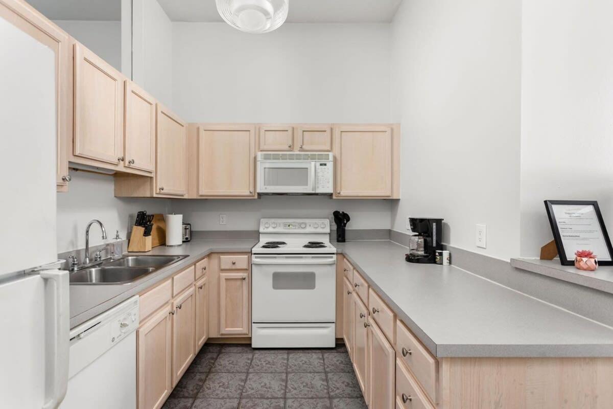 Modern Downtown Apartment 2Br 2Ba By Cozysuites Indianapolis Esterno foto