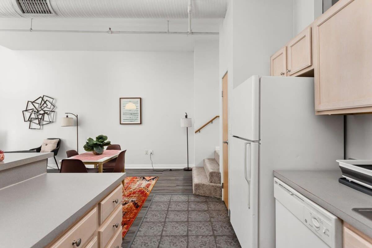 Modern Downtown Apartment 2Br 2Ba By Cozysuites Indianapolis Esterno foto