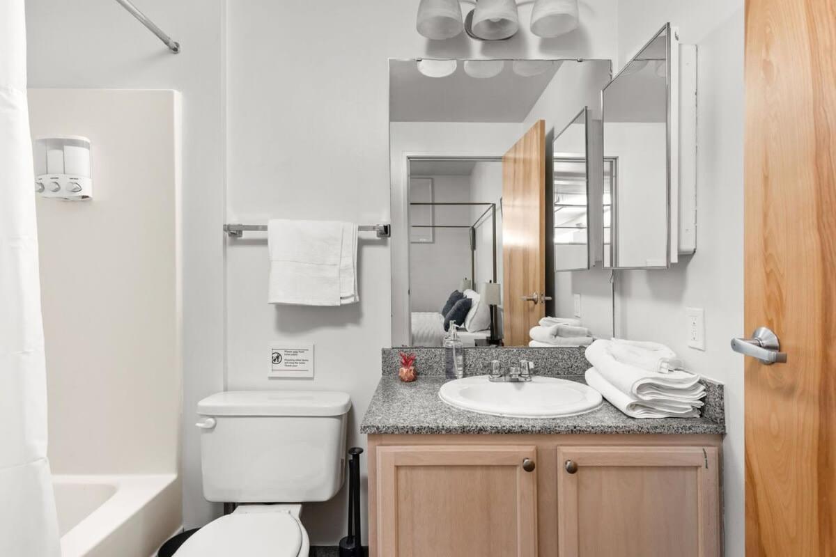 Modern Downtown Apartment 2Br 2Ba By Cozysuites Indianapolis Esterno foto
